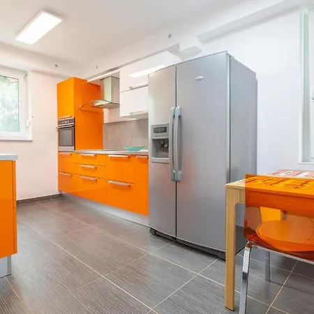 Lejlighed 3 Bedroom Cozy Apartment In Koper *