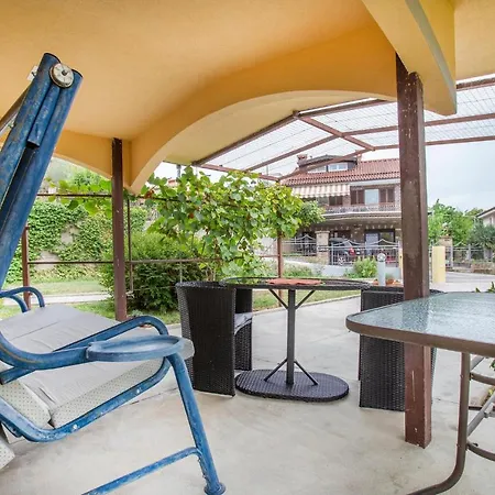 Apartment 3 Bedroom Cozy In Koper