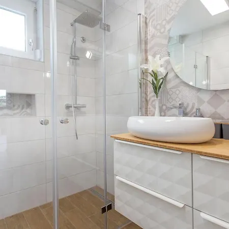Lejlighed 3 Bedroom Cozy Apartment In Koper *