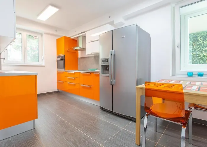 Διαμέρισμα Lovely In *