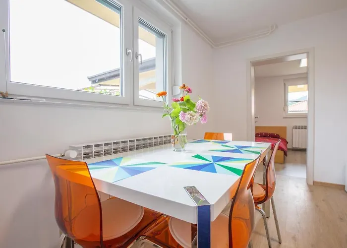 Διαμέρισμα Lovely In