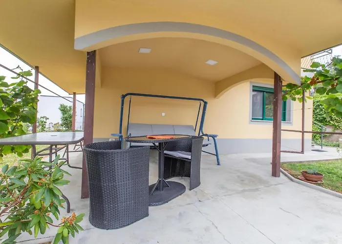 Διαμέρισμα Lovely In *