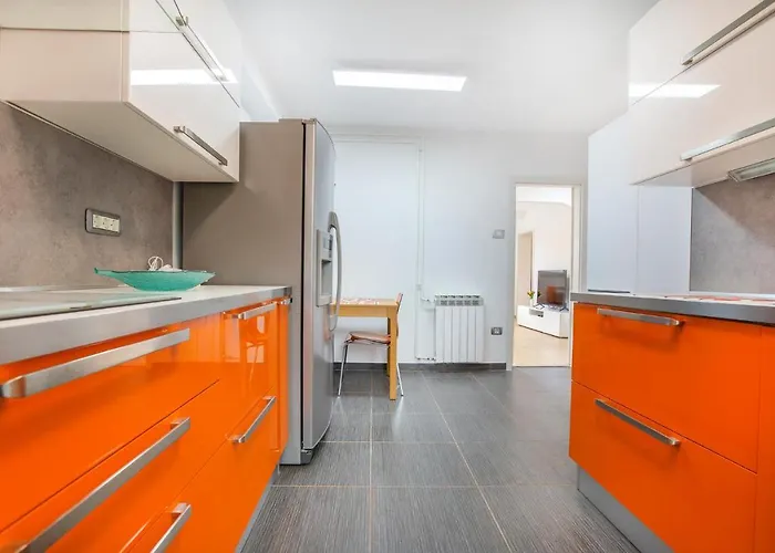 Διαμέρισμα Lovely In